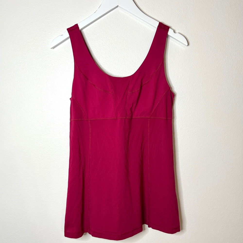 Lululemon Athletica Woman’s Fuchsia Scoop Neck Athletic Tank Top Size 10